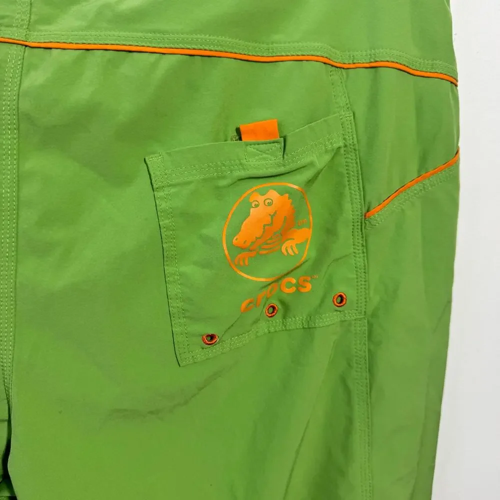 Crocs Mens Swim Trunks Green Mesh Lined Lace Up Pockets‎ Spell Out Pool Vacation